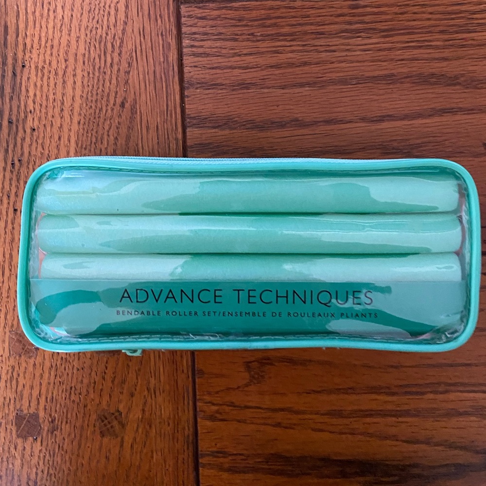 Avon Advanced Techniques 12 BENDABLE ROLLER SET Curls Flexible Green Hair New